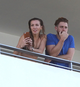 KCP_2016candid_dec13_on_the_balcony_of_her_hotel_in_miami_004.jpg