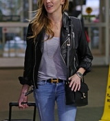 KCP_2016candid_oct6_arrives_at_vancouver_airport_010.jpg