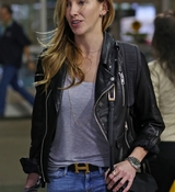KCP_2016candid_oct6_arrives_at_vancouver_airport_011.jpg